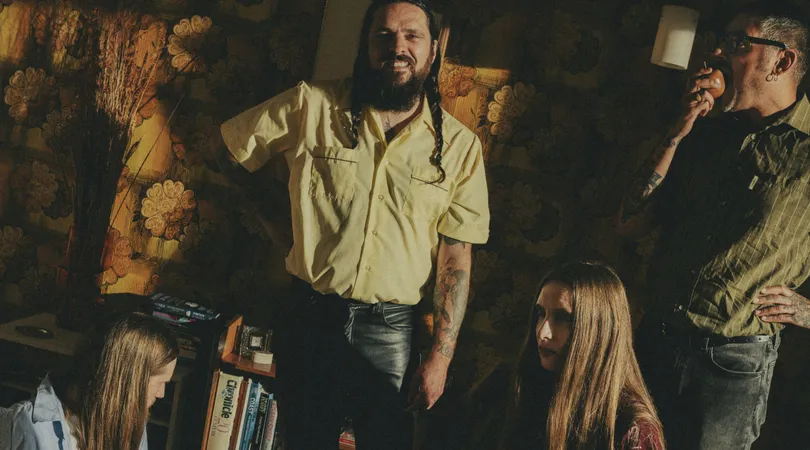 Dry Cleaning: Live at Strange Brew