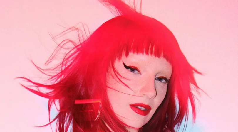 Sophie And The Giants