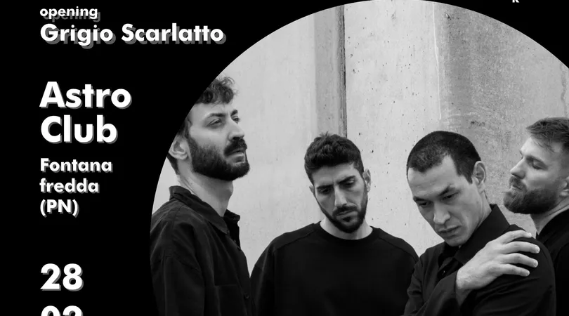 Talk to Her live in Astro Club