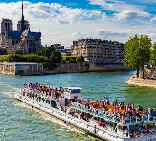 Balade en Bateaux Mouches à Paris