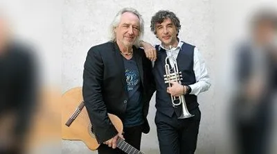 Une Voix, Six Cordes - De Claude à Nougaro