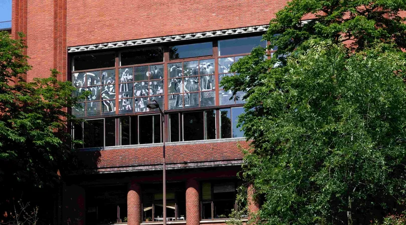 Visite : la mairie annexe du 14e arrondissement, un riche ensemble Art déco