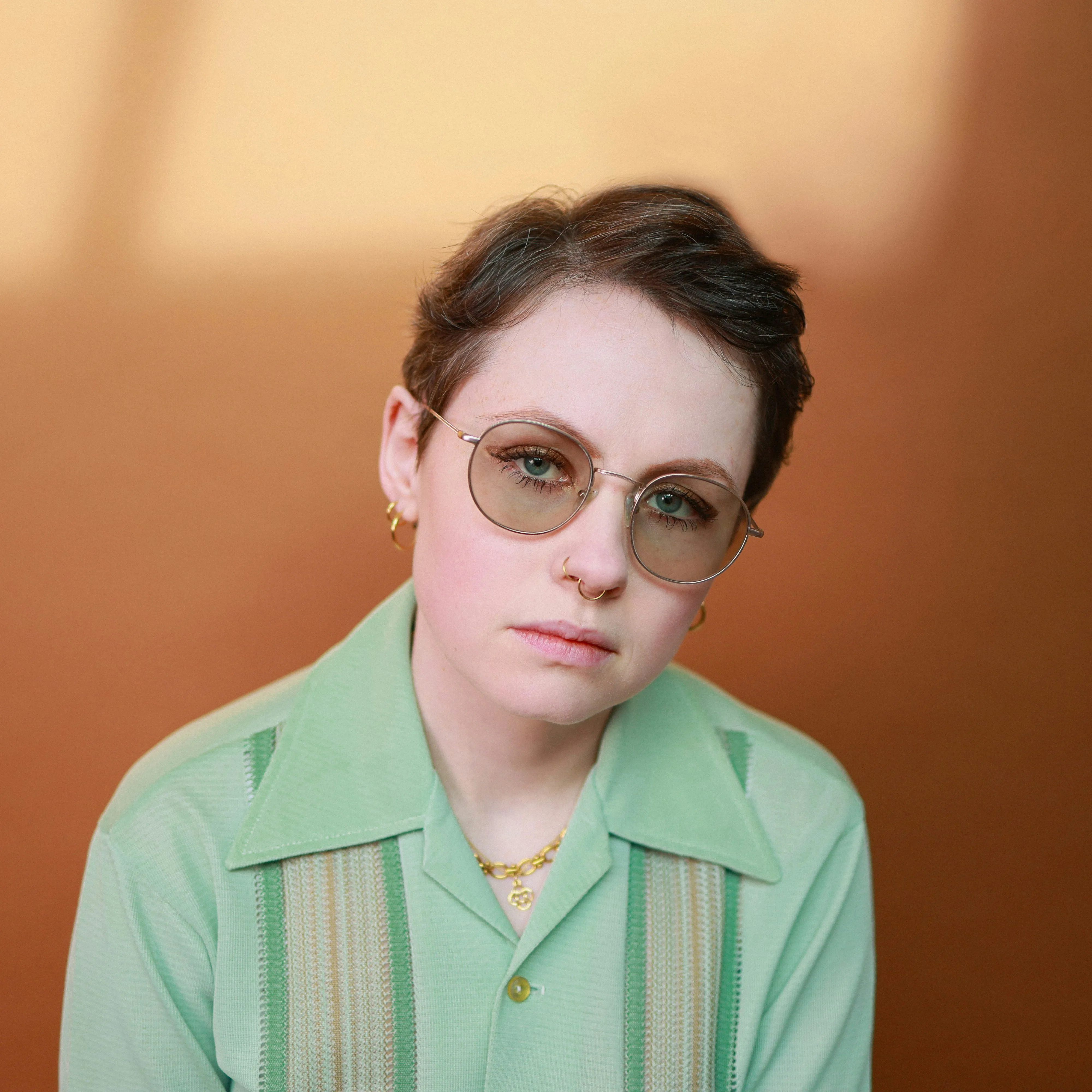 Nia Wyn: Acoustic + Signing