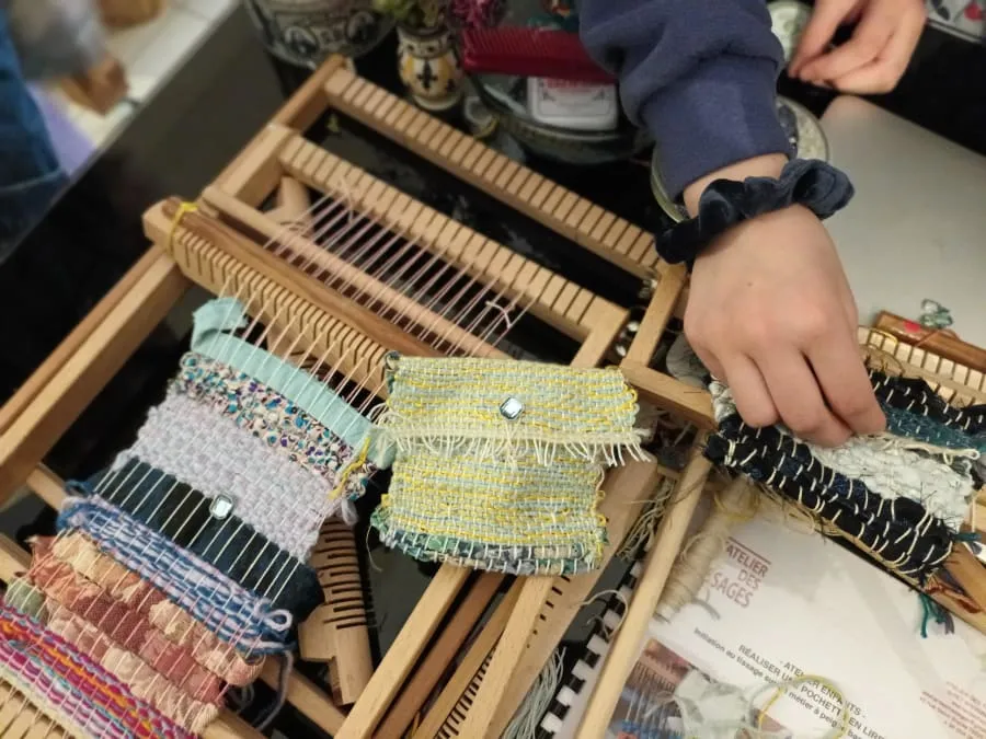 Atelier enfant initiation au tissage à Paris 20ème