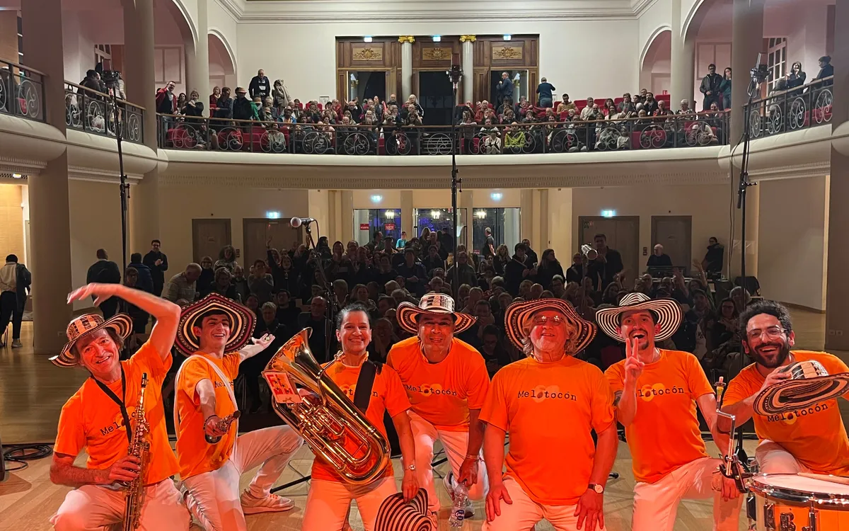 Concert de la fanfare colombienne Melotocon à découvrir dans le 19e