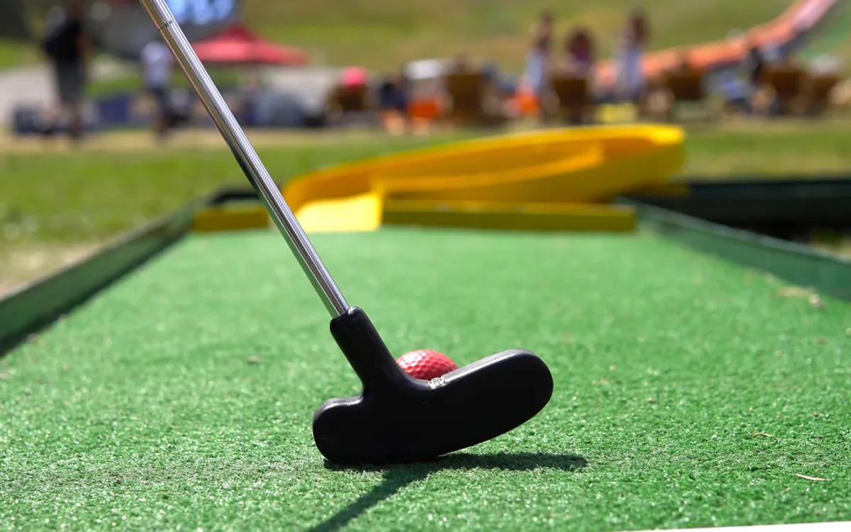 Mini-golf dans le 10e