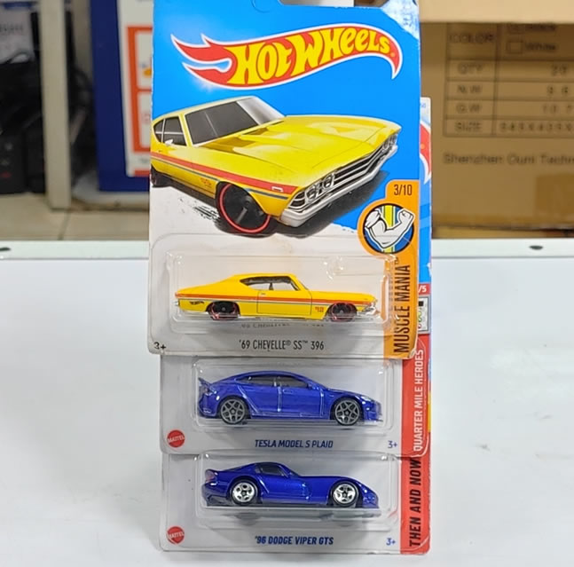 Bundle de Hot Wheels - ´69 Chevelle SS 396 , Tesla Model S Plaid y ´96 Dodge Viper GTS vista 2