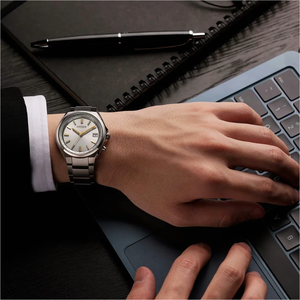 Citizen CB1160-55A Radio Controlled Eco-Drive Super Titanium horloge met witte wijzerplaat