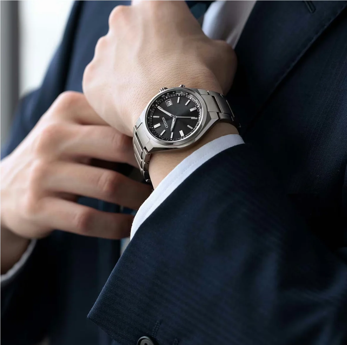 Citizen CB1160-55E Super Titanium Radio Controlled Eco-Drive herenhorloge met zwarte wijzerplaat
