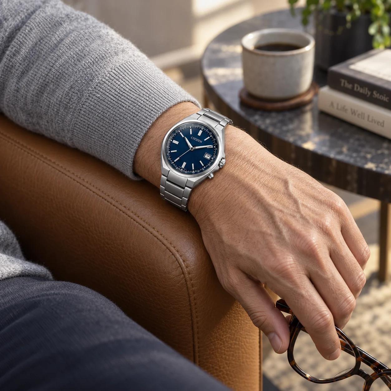 Citizen CB1160-55L Radio Controlled horloge met blauwe wijzerplaat en lichtgewicht Super Titanium kast en horlogeband