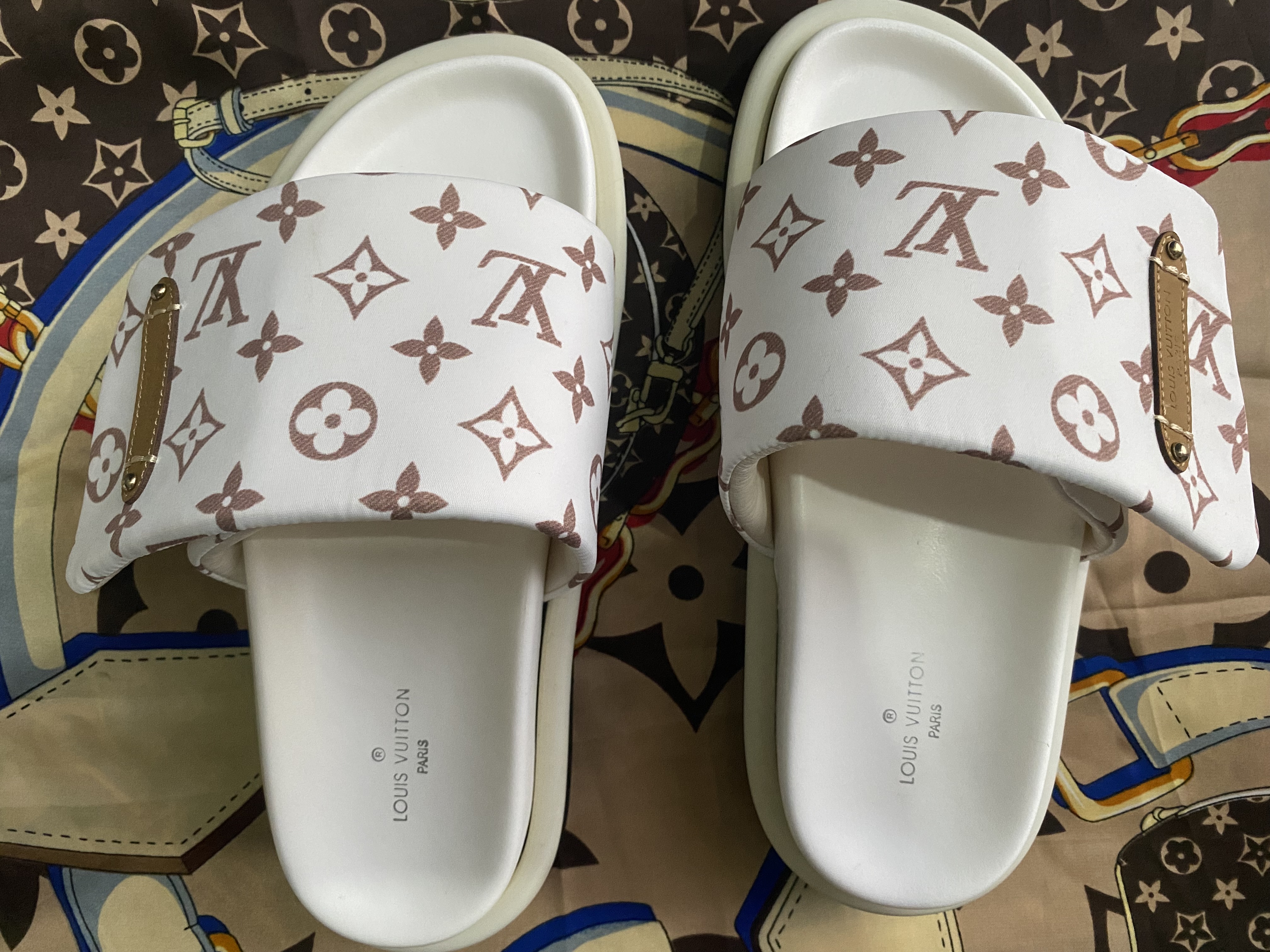 Flip Flops Sandalias Louis Vuitton De Mujer LOUIS VUITTON Pool