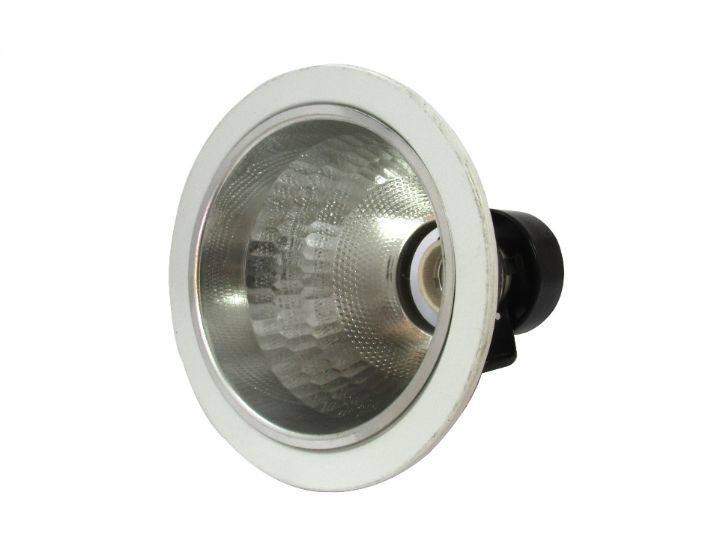 Spot 4” Reflector cromado con borde blanco_0