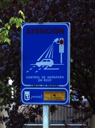 File:Señalradarsemaforo1.jpg