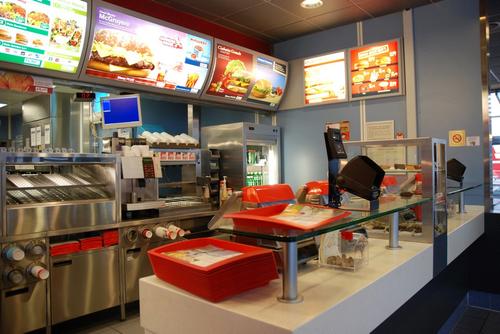 McDonald's von innen hilft nicht bei der Navigation