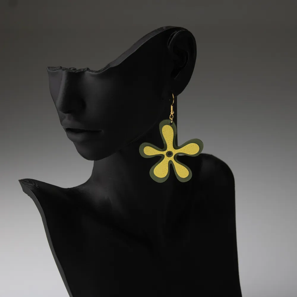 Dasiy Earrings