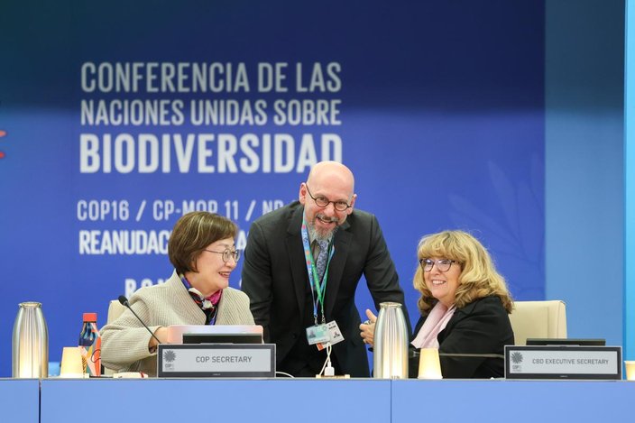From L-R: COP 16 Secretary Jihyun Lee; David Ainsworth, CBD Secretariat; and CBD Executive Secretary Astrid Schomaker. Photo by IISD/ENB | Mike Muzurakis