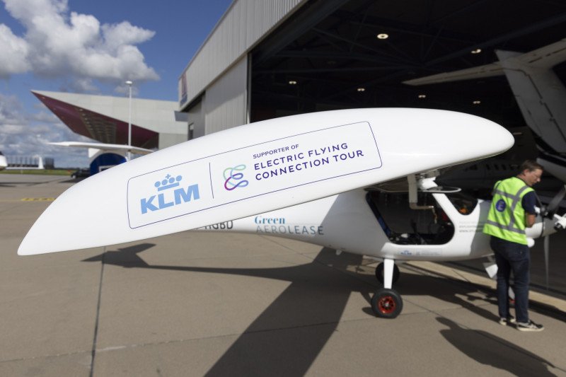 KLM  partnered with E-Flight academy on a two day flying tour with the Pipistrel Velis Electro.