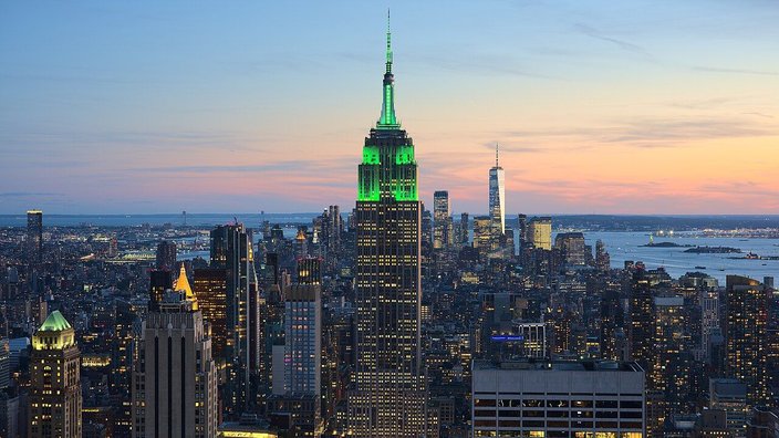 View of the Empire State Building, lit in green to celebrate Climate Week NYC, from the Top of the Rock at 30 Rockefeller Plaza. By Dllu - This image has been extracted from another file, CC BY-SA 4.0, https://commons.wikimedia.org/w/index.php?curid=