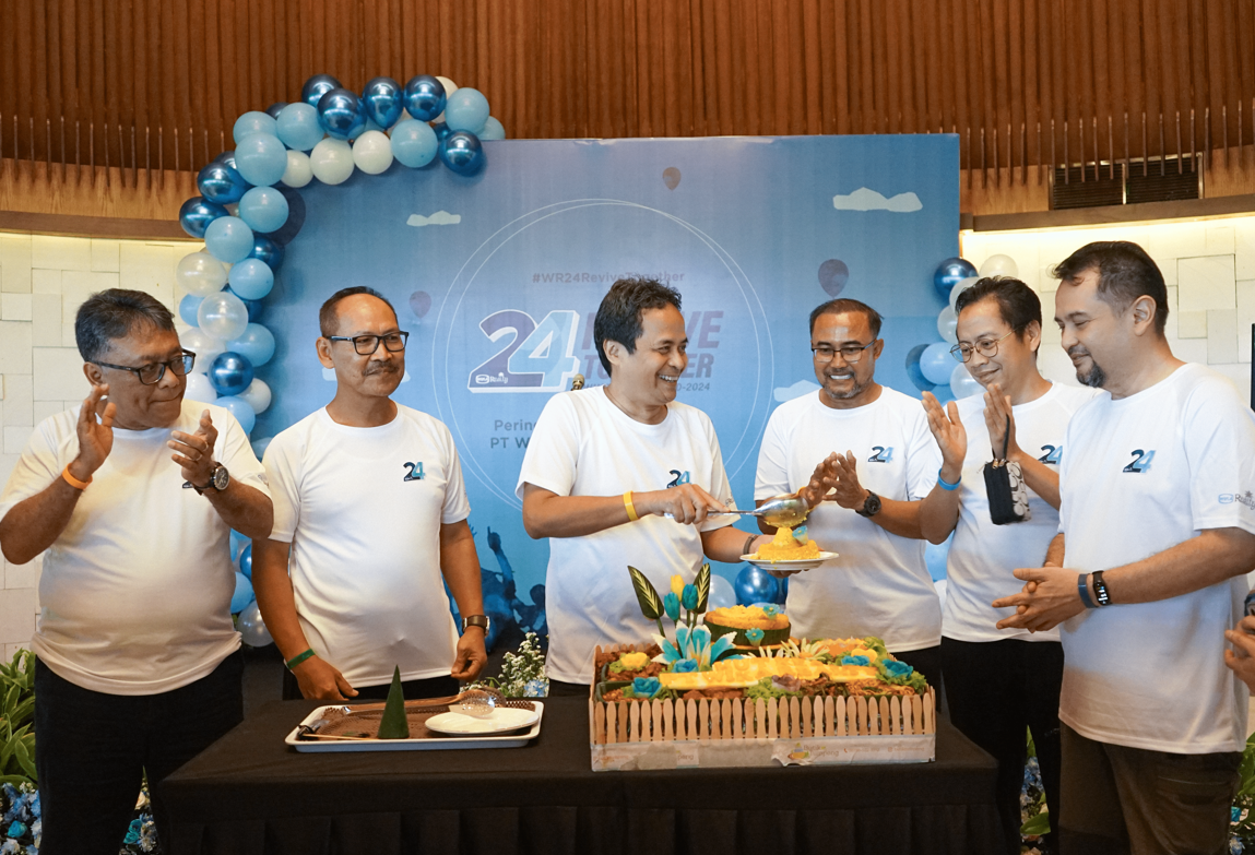 In the Festive Celebration of its 24th Anniversary, WIKA Realty Holds a Fun Walk."