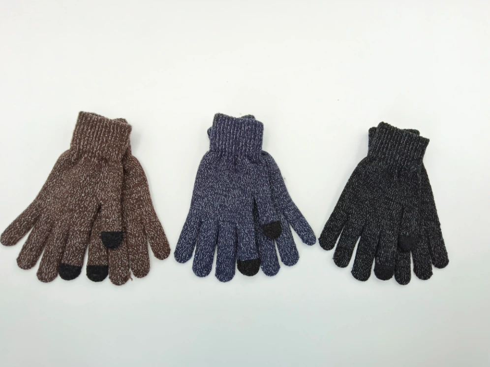 Custom knitted gloves set display — WeaveEssence OEM factory