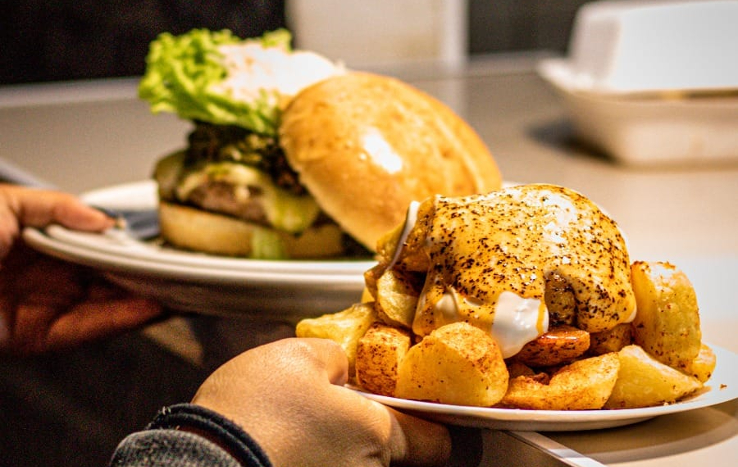 A Mano Gin & Burgers