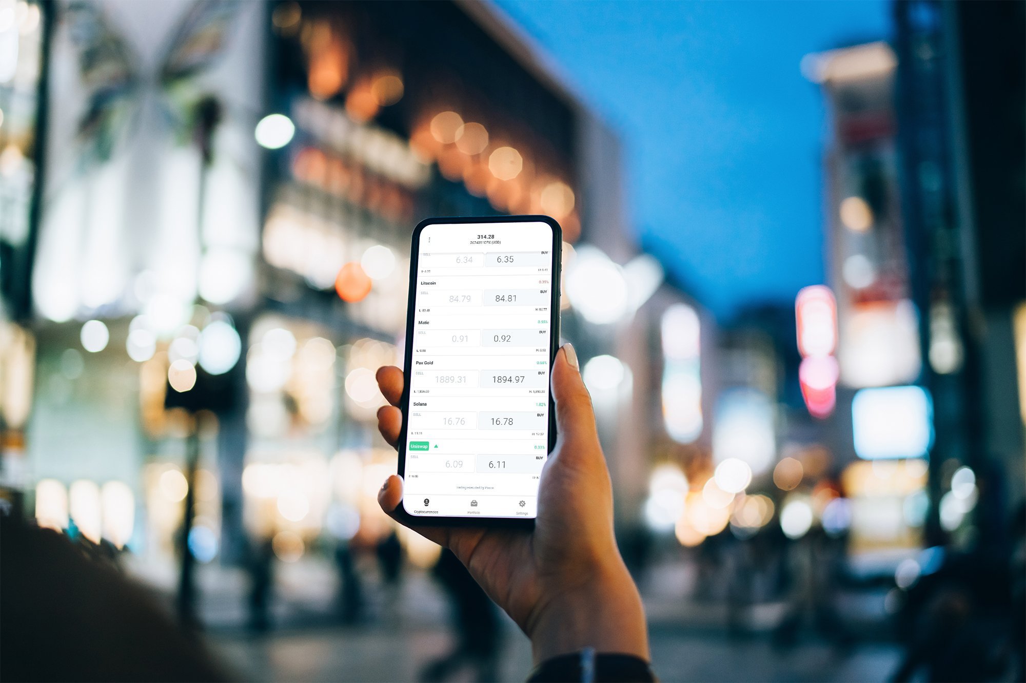 Apple (AAPL) Earnings Preview: Investors Eye Record Revenue and AI Updates Amidst Market Jitters