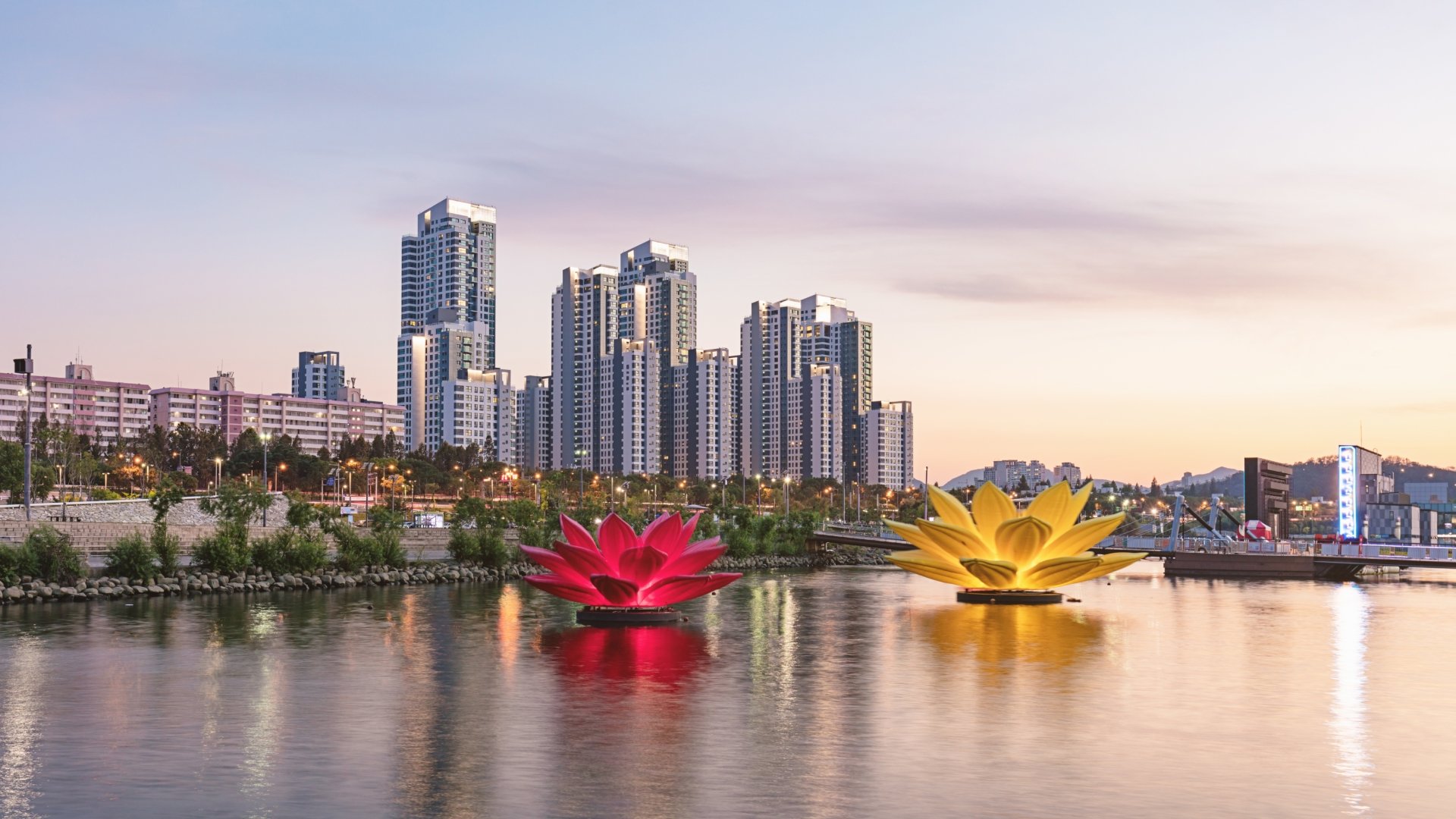 Markets Today: Nikkei record anchors fifth day of Asian gains, US Dollar struggles as FTSE 100 slides 50 points after all-time high print