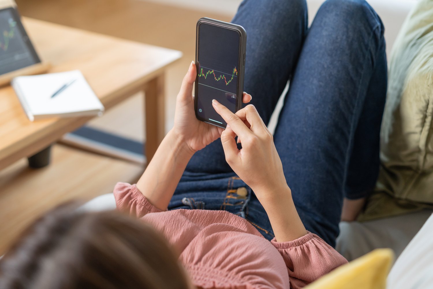 Seven moving average price options for advanced trading analysis