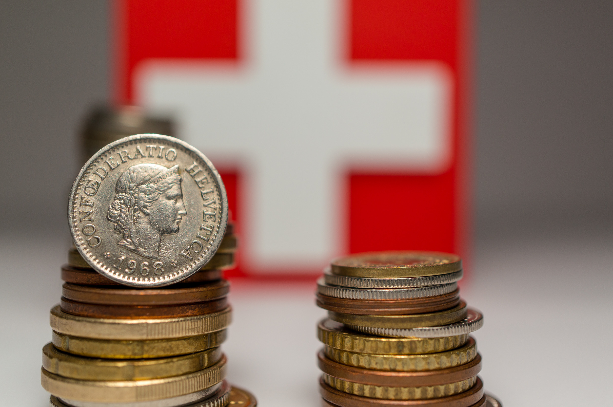 USD/CHF Forecast: Dollar-franc flirts with 0.80000 key level amid diverging SNB and Fed monetary policy stances