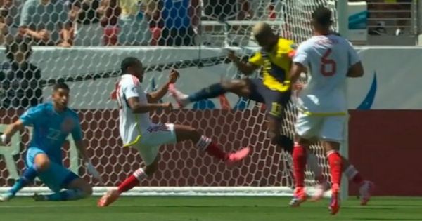 Ecuador vs. Venezuela: esta fue la brutal patada por la que fue expulsado Enner Valencia