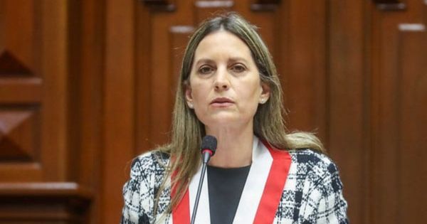 Maricarmen Alva rechaza haber obligado a congresistas a renunciar a Acción Popular