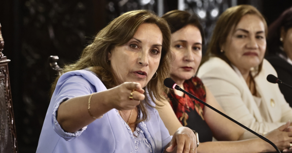 Portada: Midis dice que Dina Boluarte no tiene injerencia en contratación de personal para programas sociales