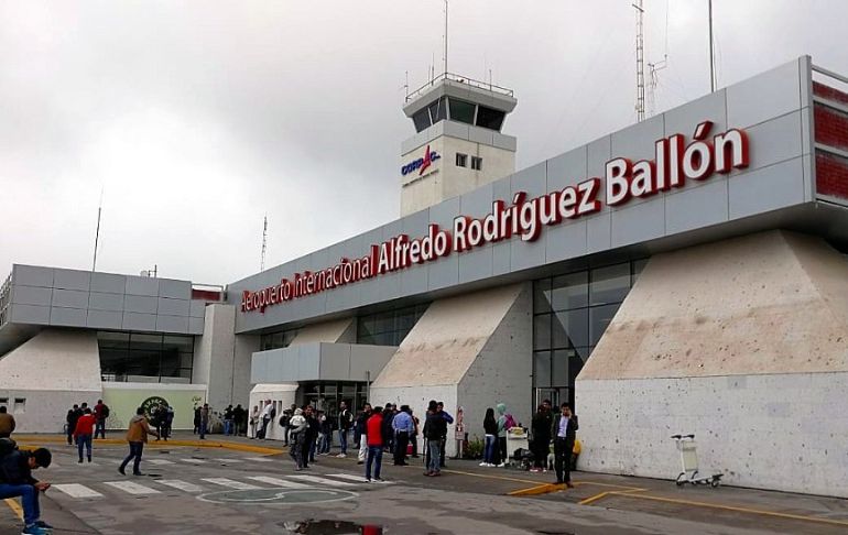 Portada: Aeropuerto de Arequipa suspende operaciones temporalmente debido a protestas