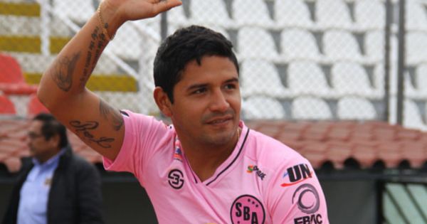 ¡'Rei' rosado! Reimond Manco quiere jugar gratis en Sport Boys