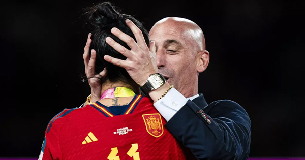 Luis Rubiales renuncia a la Presidencia de la Federación Española de Fútbol