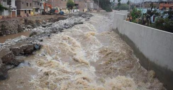 Vecinos de Chosica preocupados por aumento de caudal del río Rímac: advierten posibles deslizamientos e inundaciones