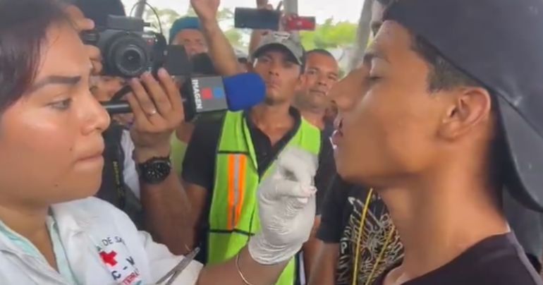 Portada: México: migrantes se cosen los labios como protesta tras rechazo de visas humanitarias