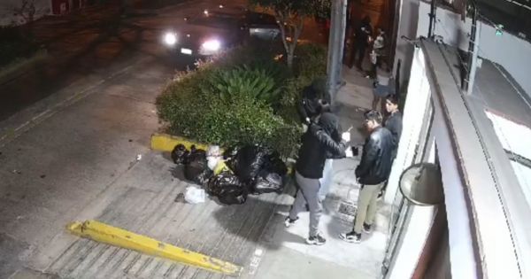 San Miguel: delincuentes armados asaltan a grupo de jóvenes (VIDEO)