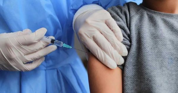 Portada: COVID-19: más de 32 millones de peruanos no tienen la vacuna bivalente