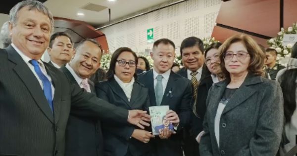 Portada: Kenji Fujimori se reencuentra con exintegrantes de la recordada bancada 'Avengers' durante velorio de su padre