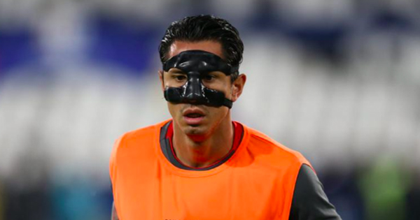 Gianluca Lapadula se opera la nariz por quinta vez: volverá a jugar enmascarado (FOTO)