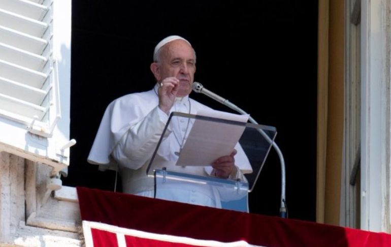 Portada: Papa Francisco en el Ángelus: "Recemos por la paz en Perú"