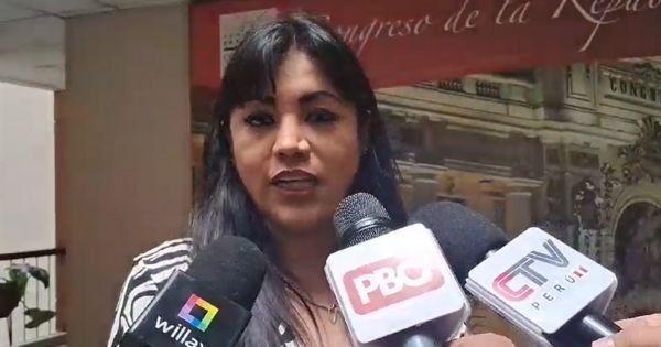 Portada: Vivian Olivos critica a Dina Boluarte por defender a la JNJ: "Se le sale lo roja"