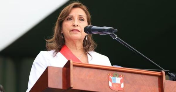 Portada: Congreso aprueba ley para que Dina Boluarte despache virtualmente desde el extranjero