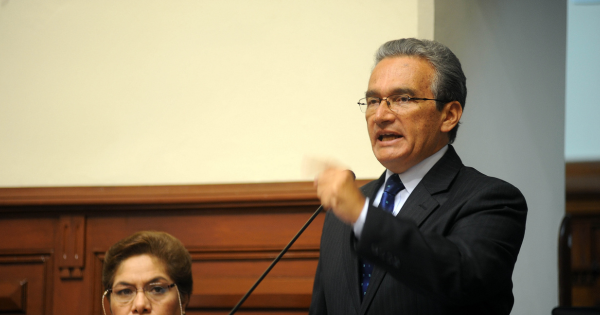Alejandro Aguinaga defiende pensión vitalicia para Alberto Fujimori: "Es un derecho constitucional"