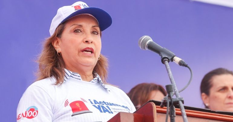 Dina Boluarte anunció un aumento salarial para enfermeras, obstetras y docentes universitarios