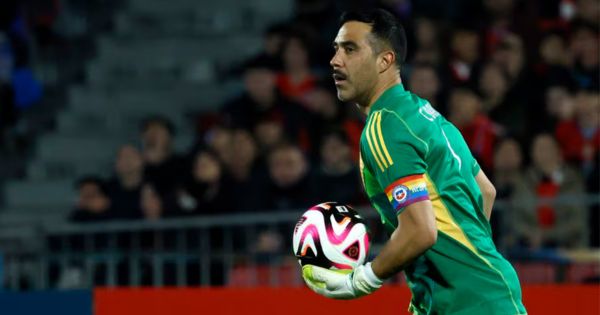 Claudio Bravo considera que Perú fue mejor que Argentina: "Corrió más y fue más intenso"