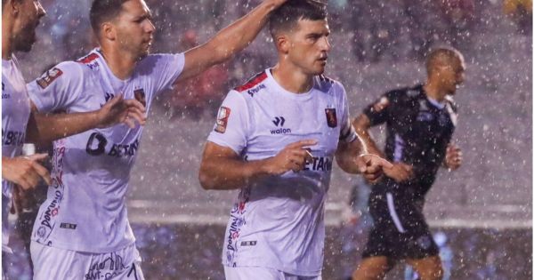 Melgar ganó en los descuentos 2 a 1 a Unión Comercio con gol polémico al final