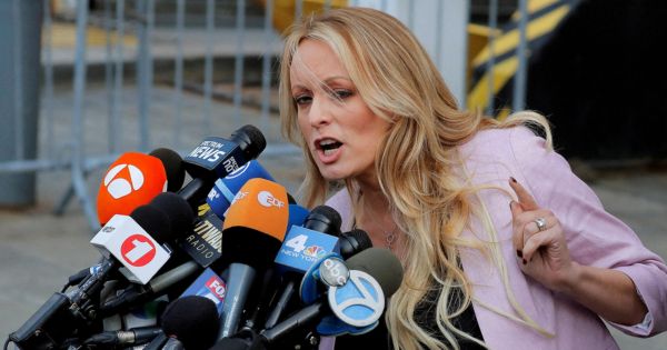 Stormy Daniels: la actriz de cine para adultos subió al estrado como testigo en el juicio penal contra Donald Trump