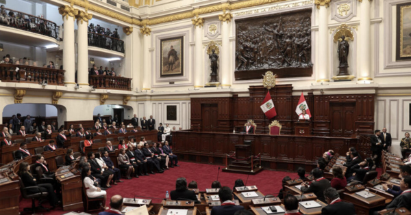 Portada: Congreso define hoy cuadros nominativos de comisiones ordinarias